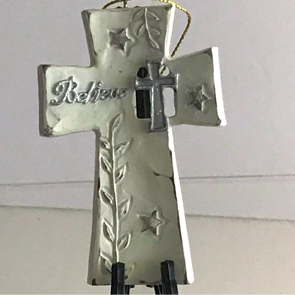 AMERICAN GREETINGS 2010 3D White & Silver Resin Cross Christmas Ornament